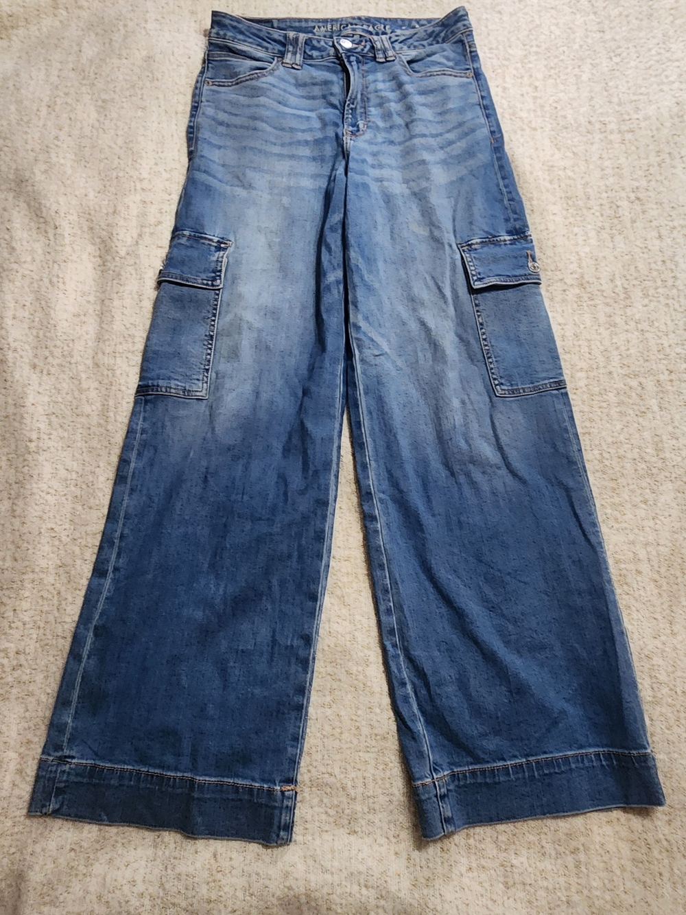 American Eagle Jeans Super High Rise Waisted Cargo Baggy Wide Leg Size 6 - Picture 2 of 12